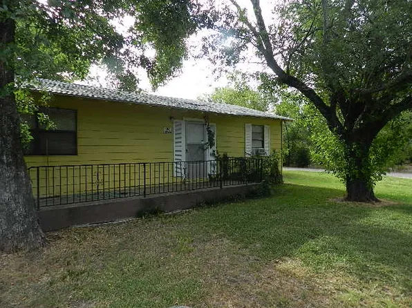 500 Yuma Trl, West Tawakoni, TX 75474