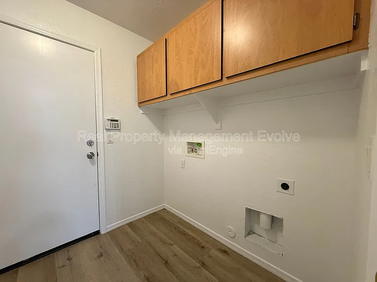 1516 E Bowker St — Photo 23