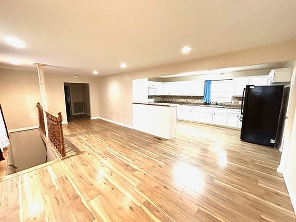2nd image of 2523 Piney Branch Rd NW