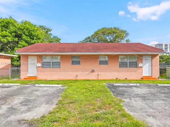 211 SE 10th St, Hallandale Beach, FL 33009