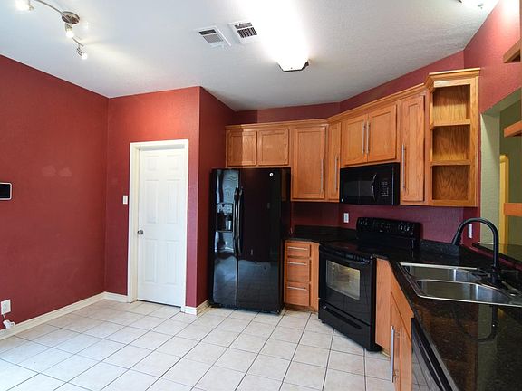 4th image of 1002 Clairidge Ave ##