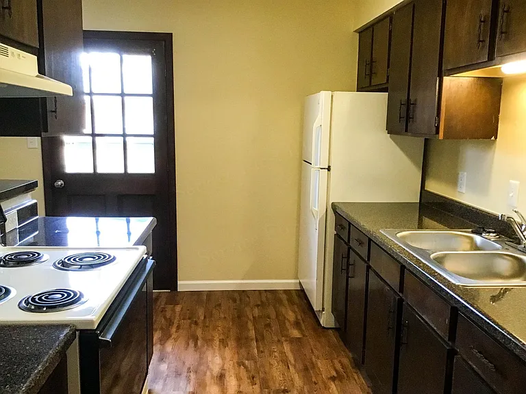 216 W Main St — Photo 11