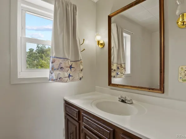 709 Valdai Avenue, Lochbuie, CO 80603
