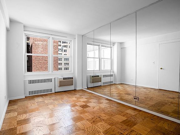 4th image of 141 E 55th St APT 9G