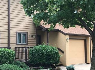 2405 S Capri Ln APT 202, Wichita, KS 67210