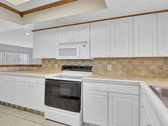 4th image of 171 E Cedarwood Cir