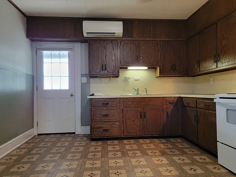 517 Gristmill Rd — Photo 8