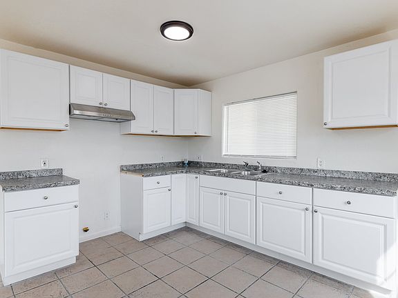 5th image of 1157 1/2 E 82nd St