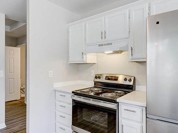5th image of 2322 E Dewey Ave #0