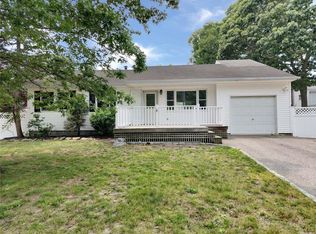 54 Van Buren St, Mastic, NY 11950