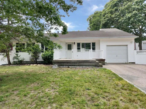 54 Van Buren, Mastic, NY 11950