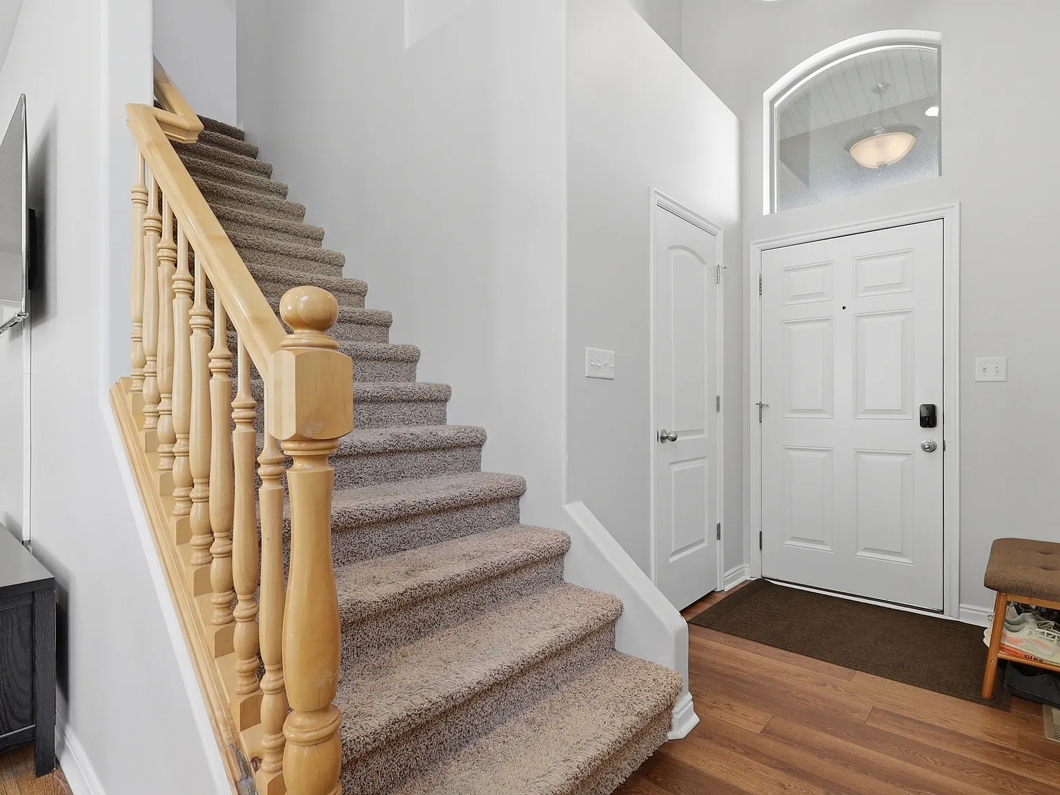 3 bed, 3.5 bath, 2212 sqft, $2,200 — Photo 4