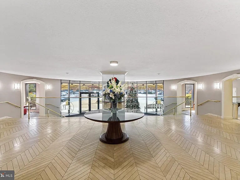 8350 Greensboro Dr #920 — Photo 15