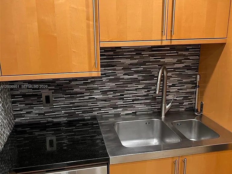 6365 Collins Ave #906 — Photo 9