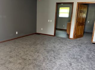 23132 Us Route 30 #B, Minerva, OH 44657