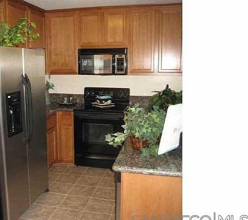 3rd image of 267 S Mollison Ave Unit 15