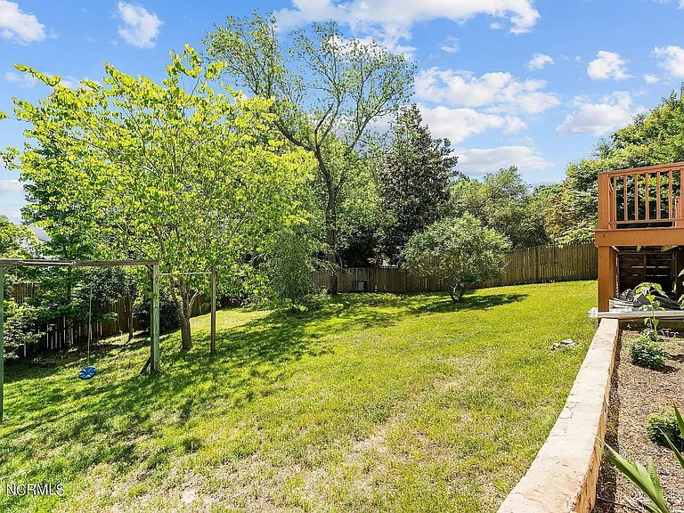 1010 Meridian Dr — Photo 44