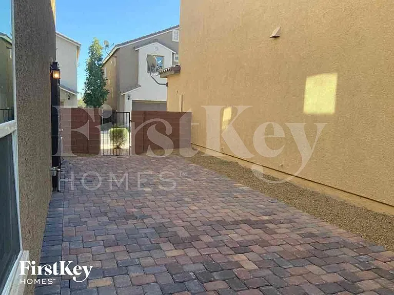 11060 Camden Bay St — Photo 28