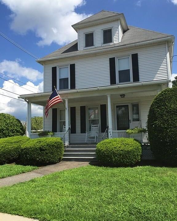 1st image of 421-B Meadowlark Ln