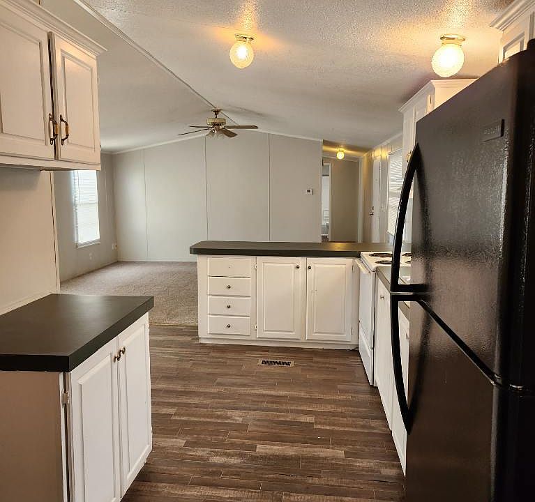 1st image of 120 Elm Leaf Ln