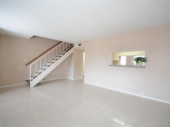 5th image of 6201 Beverlyhill St APT 20