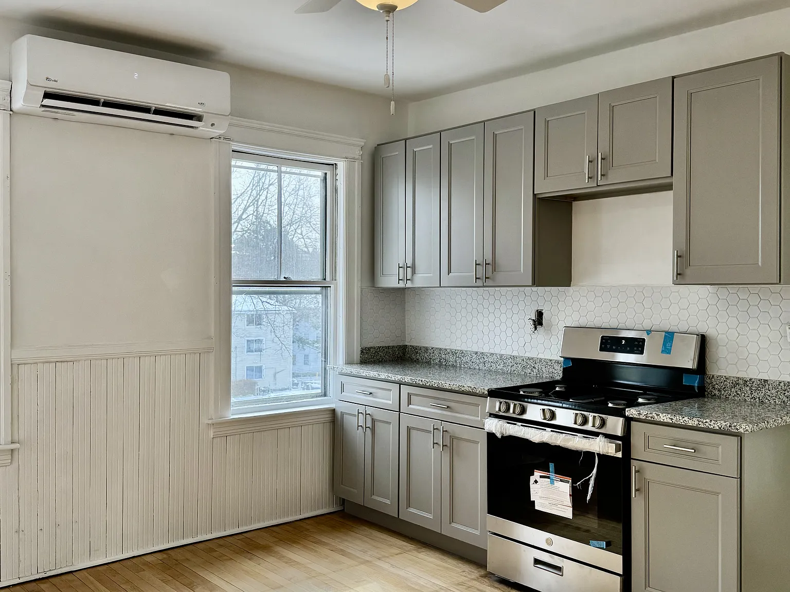 3 bed, 1400 sqft, $2,500 — Photo 1