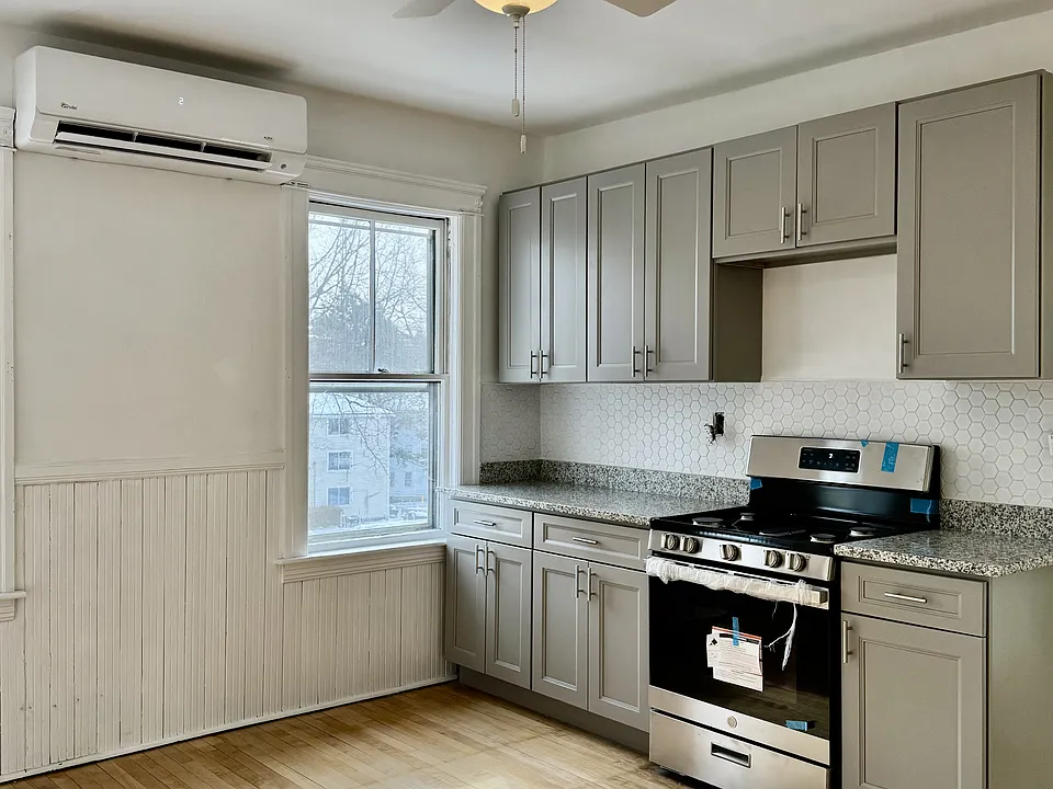66 Fairfax Rd #2