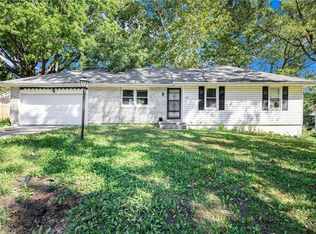 801 N Redwood Dr, Independence, MO 64056