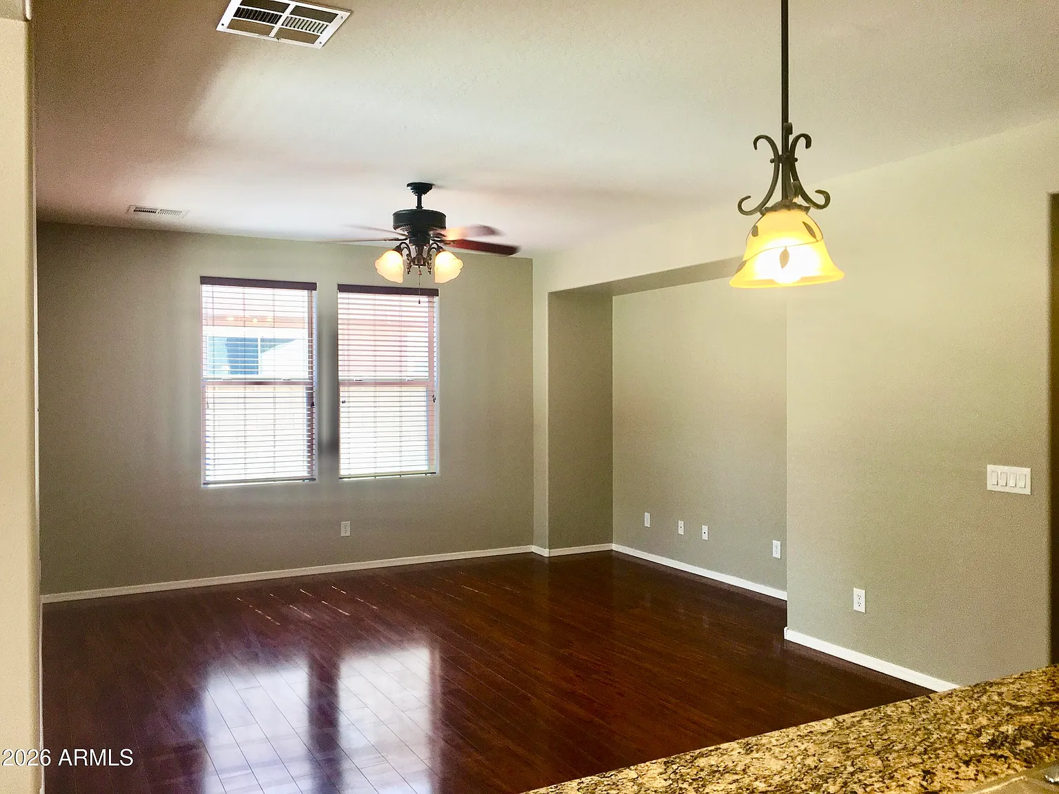 3 bed, 2.5 bath, 1781 sqft, $2,300 — Photo 4
