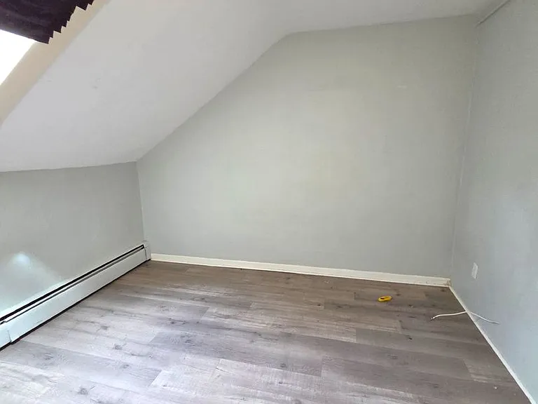 10-12 Evaleen Street — Photo 11