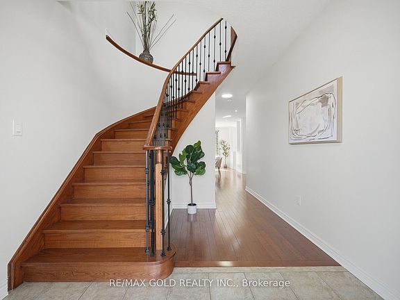 5th image of 32 Ness Rd