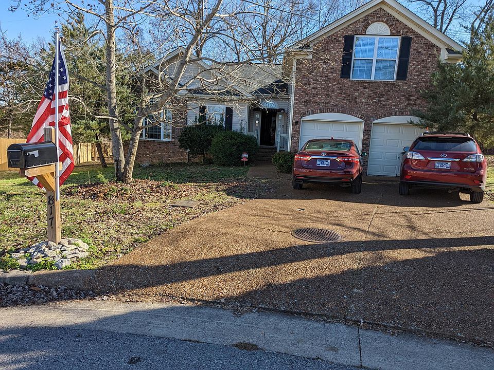 2nd image of 817 Kettering Close