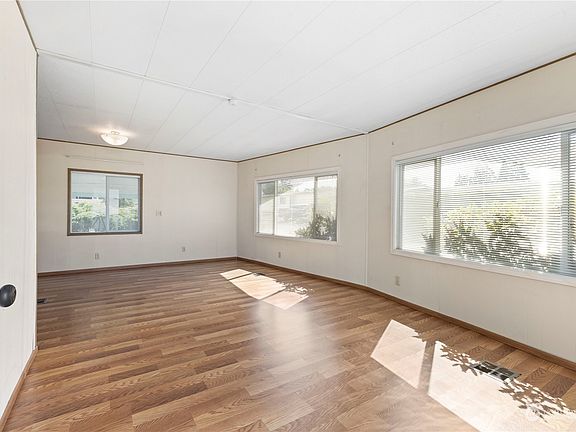 3rd image of 2500 Alder Street #318