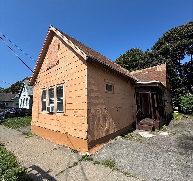 1st image of 340 Clifford Ave