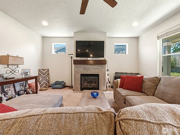 5th image of 75 Dresden Court
