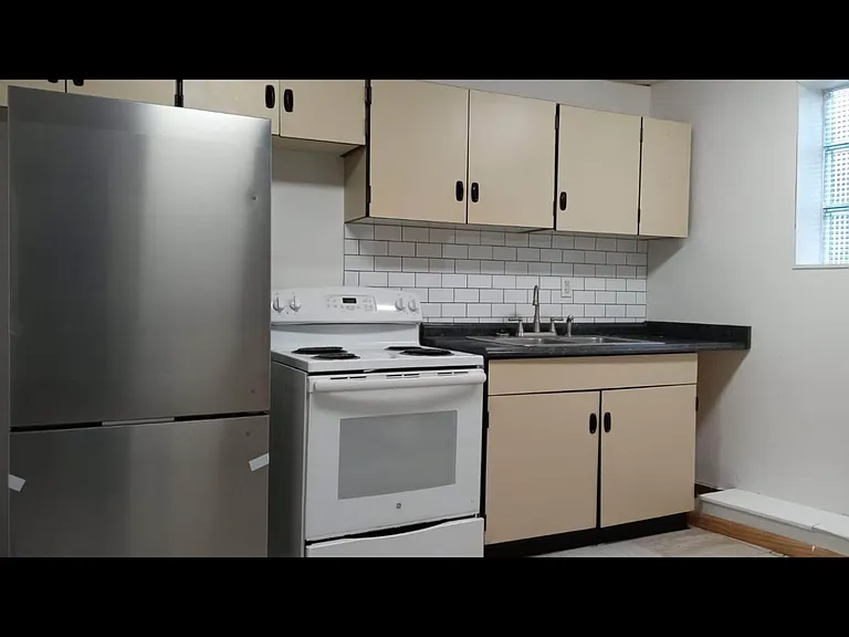 203 Randolph Ave #2 — Photo 2