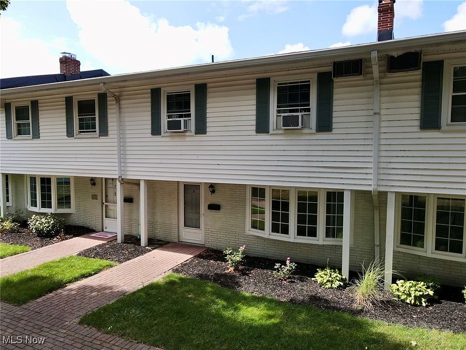 1st image of 15 Meadowlawn Dr Unit 8