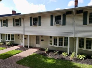 15 Meadowlawn Dr UNIT 8, Mentor, OH 44060