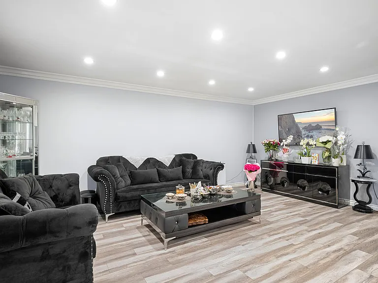 1126 N Central Ave #102 — Photo 5