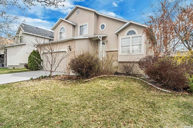 1st image of 756 E Rosemore Ct
