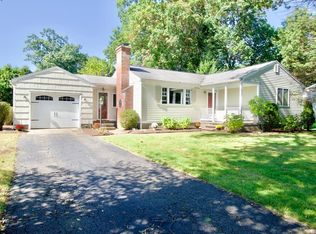 80 Chiswick St, Longmeadow, MA 01106