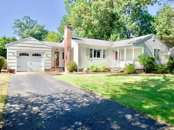 80 Chiswick St, Longmeadow, MA 01106