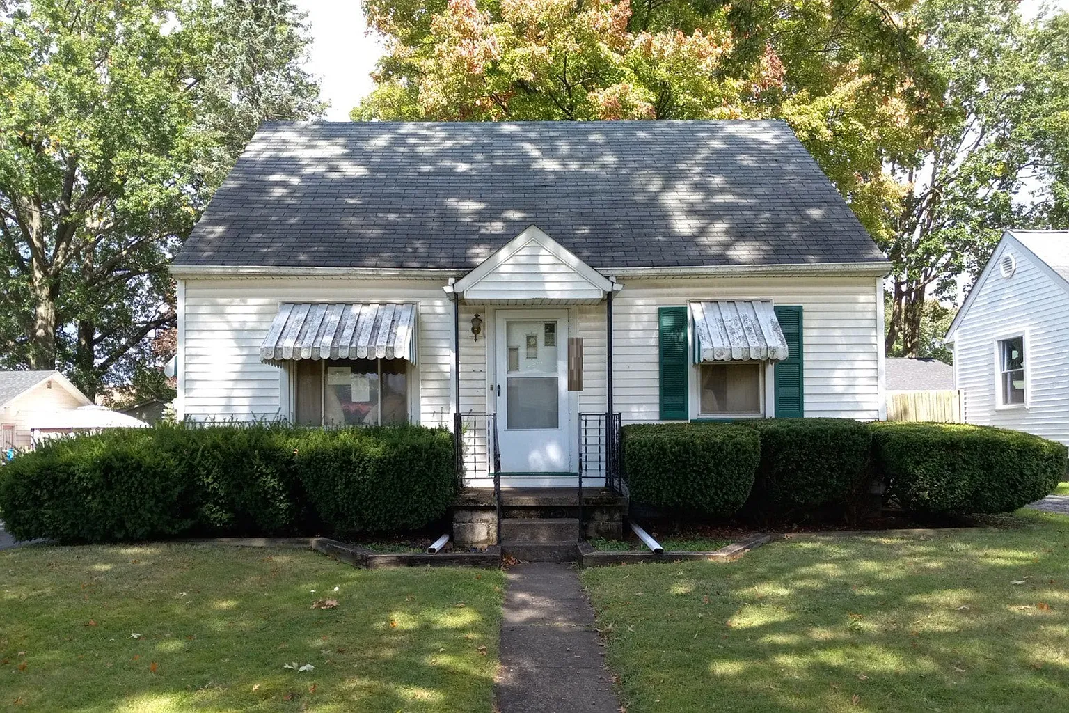 1405 Hollywood St NE photo 1