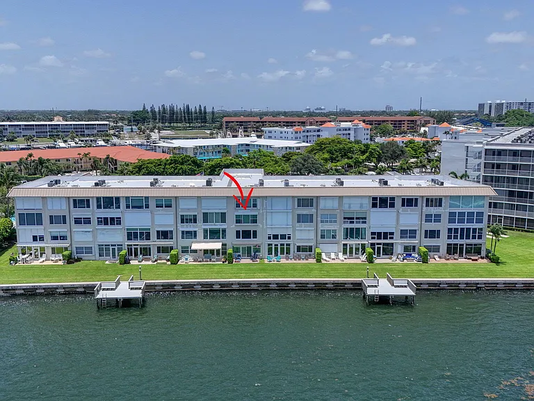 52 Yacht Club Dr #305 — Photo 1