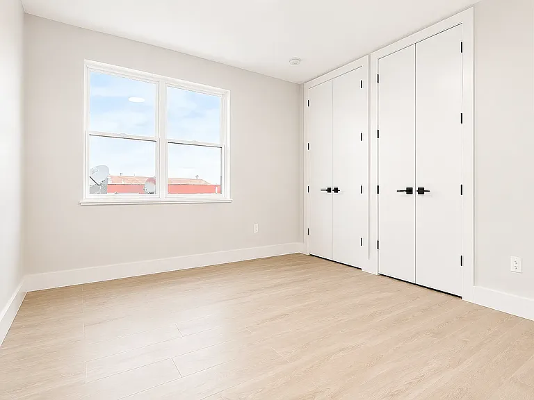 222 E 53rd St #3-J — Photo 5