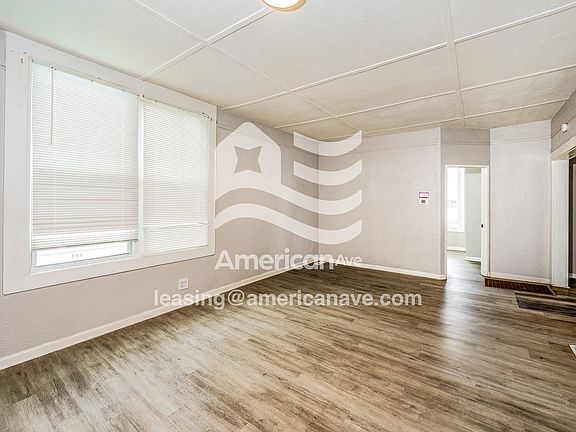 205225_004_living_room_14219234.jpg