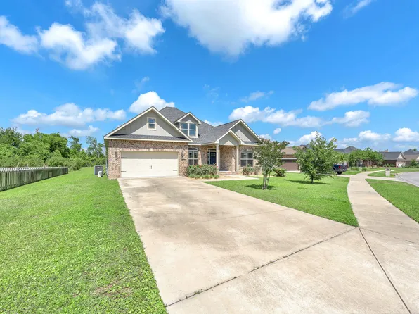 104 Lakeview Ter, Lynn Haven, FL 32444
