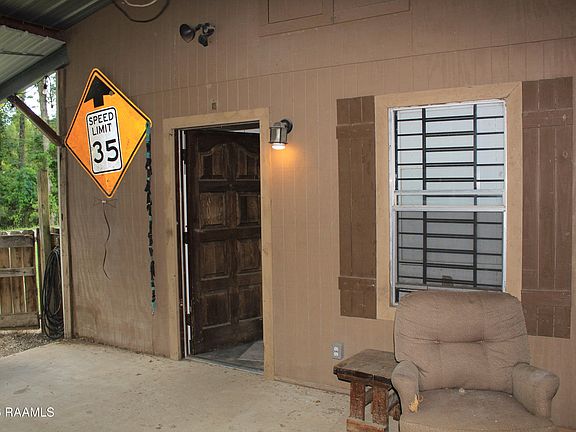 4th image of 2420 Old 190 Rd