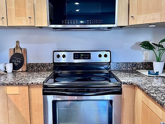 4th image of 20 William St APT 8