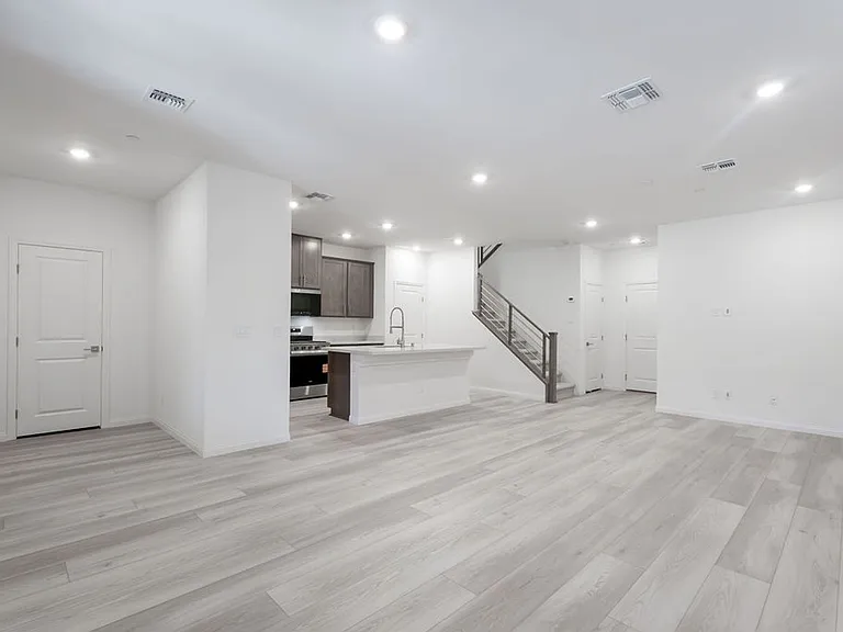 91 Cinder Cone Ln — Photo 2